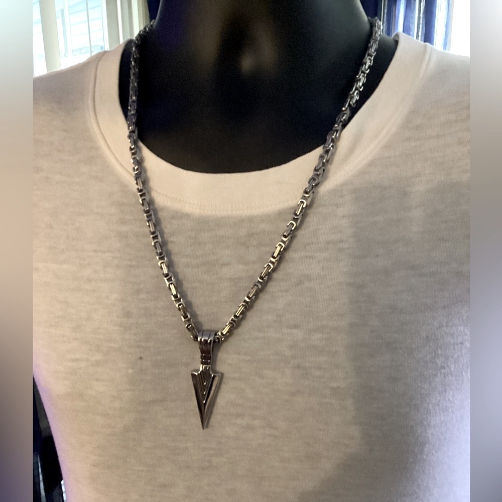 Men’s Stainless Steel Arrowhead Necklace🏹